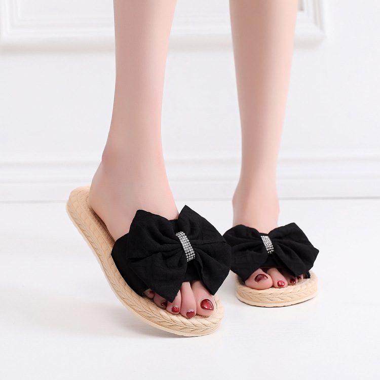 Nuevo Suela de cáñamo tejida de imitación de hierba para uso exterior, arrastre de una línea, zapatos planos de mujer a la moda de playa con diamantes_voghion.com
