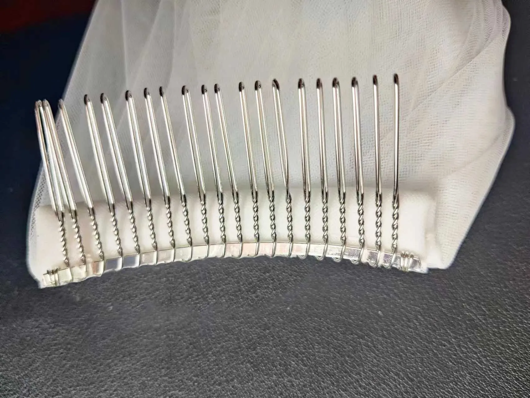 Gioielli per capelli, eleganti veli da sposa a due strati con bordo in pizzo e pettine per accessori da sposa._voghion.com