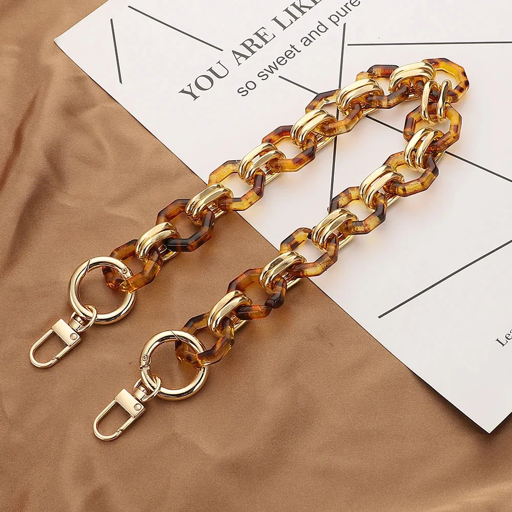 Borsa a tracolla trasformabile in resina acrilica con decorazione a catena spessa, tracolla in oro, accessori per borse 240809_voghion.com