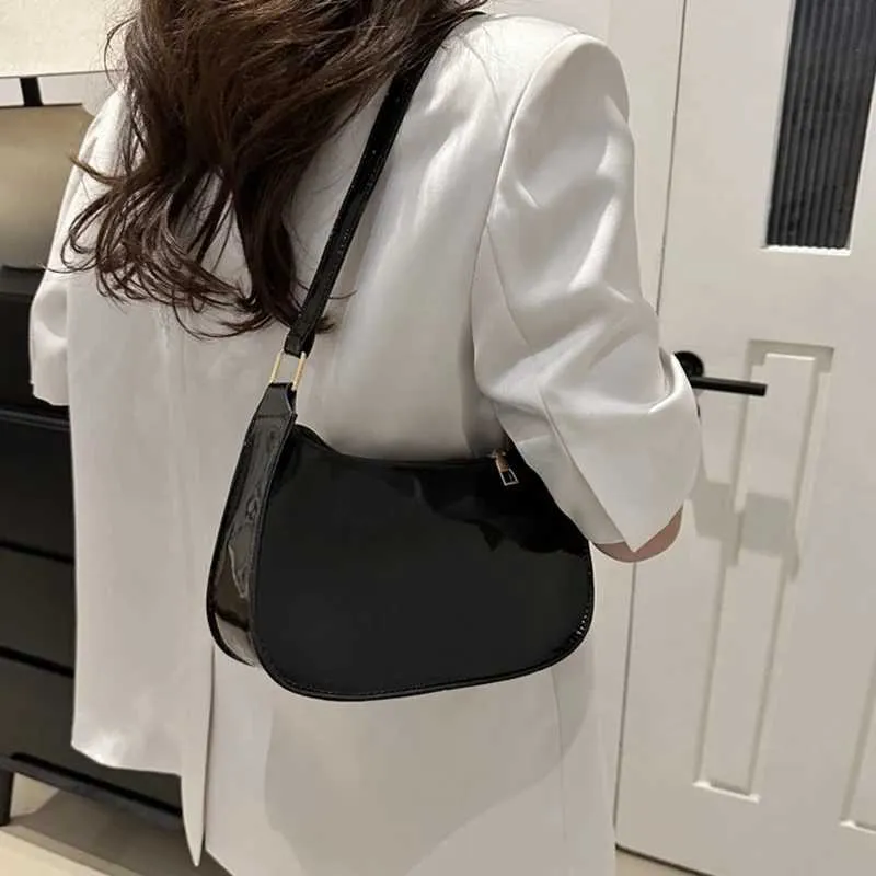 Sac de créateur rétro couleur unie en cuir PU sac à bandoulière pour sous-vêtements mode décontracté sans-abri portefeuille et sac à main pour femme_voghion.com