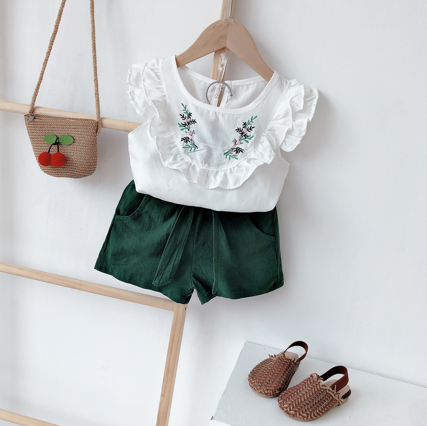 Camicia a fiori ricamati per ragazze nuove per mamma e bambini + set di pantaloncini Camicia per bambola con bordo in legno per bambini Set di due pezzi_voghion.com
