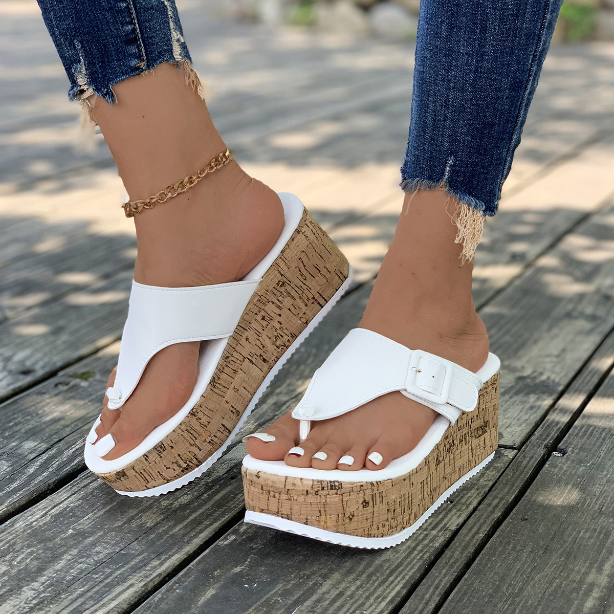 Chaussures pour femmes nouvelles chaussures d'été à semelles épaisses pour femmes sandales à boucle à talon compensé pour femmes