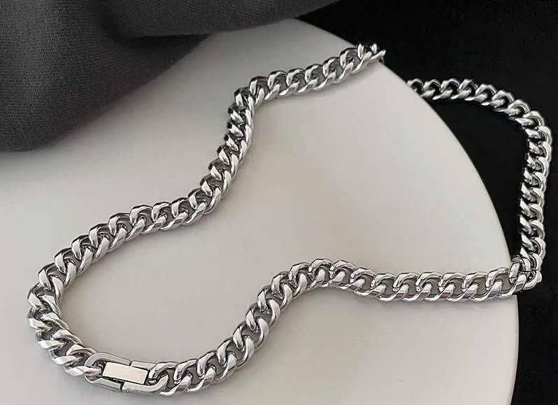 Chaîne à maillons cubains style hip-hop pour hommes et femmes – Collier unisexe en acier titane, largeur 6 mm/8 mm/10 mm, finition polie, bijou tendance et imposant._voghion.com