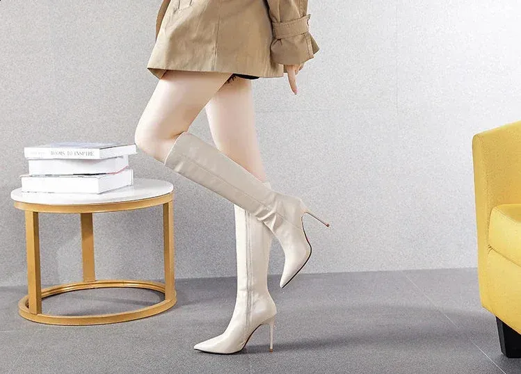 Schwarze lange spitze Zehen Super High Heels Damen Winter Knieschaft Stiefel Trend Halbe Saison 241116_voghion.com