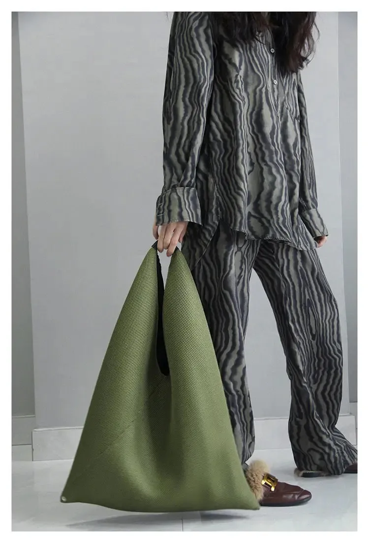 Stylish Women's Shoulder Bag And Large Capacity Shopping Bag_voghion.com