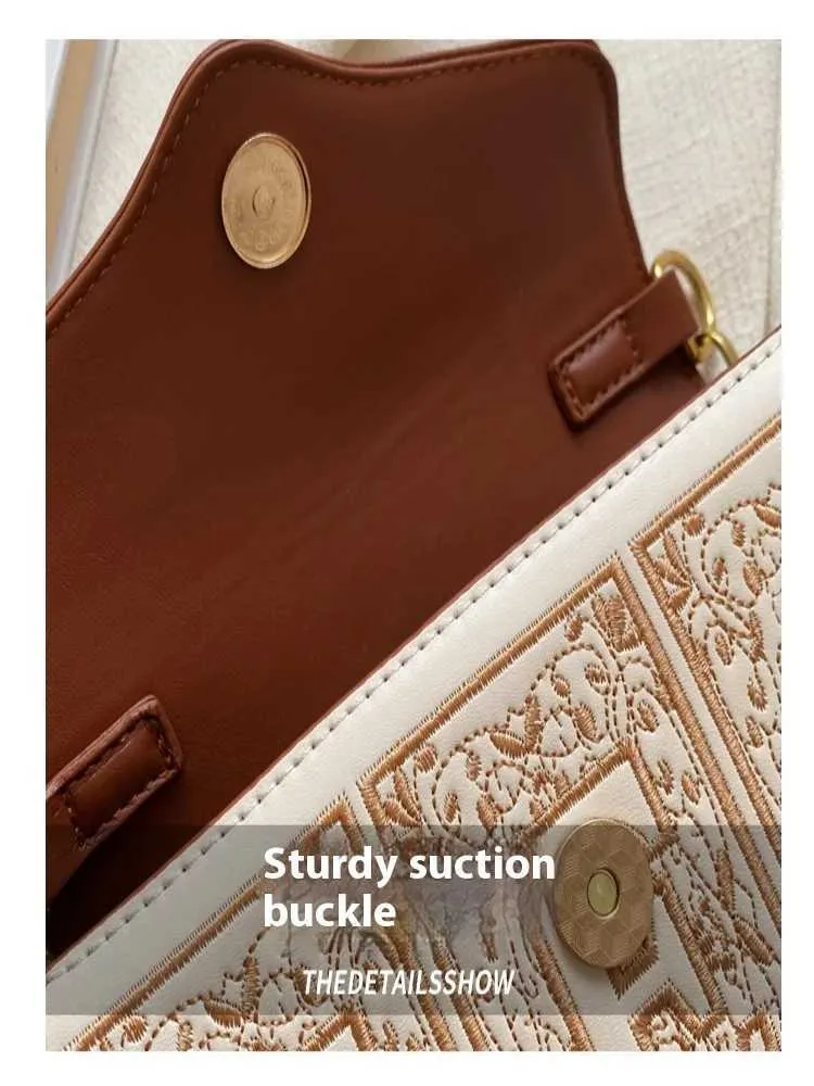 Korean Version Of Niche Design Embroidered Chain Womens Shoulder Crossbody Bag New Fashionable And Stylish Texture_voghion.com