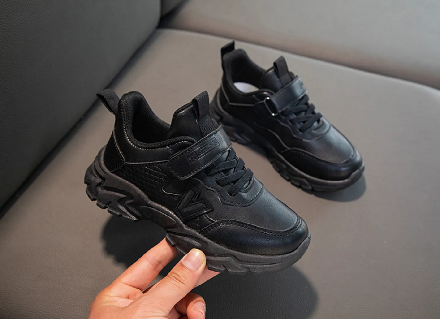 Chaussures de sport en cuir noir pour jeunes garçons et filles Campus Outdoor Kids Baskets légères Happysteps Classic White_voghion.com