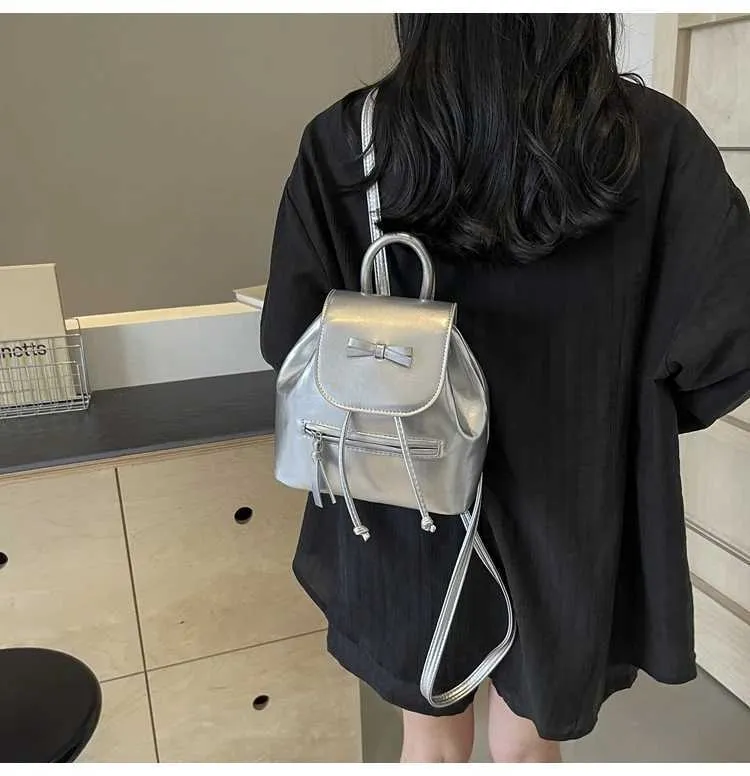 Mochila feminina sólida com aba e laços, mini bolsas de ombro, versátil, feminina, grande capacidade, bolsas de couro, casual, estudante_voghion.com