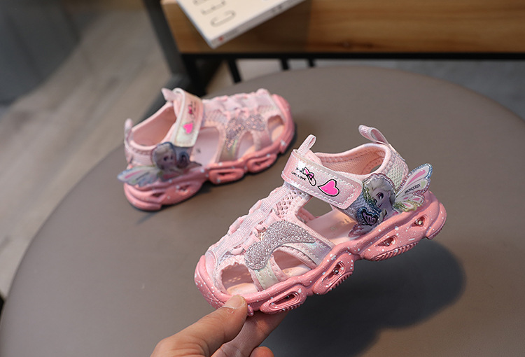 Sandales d'été pour filles, antidérapantes, lumineuses, Style princesse, dessin animé, chaussures de plage mignonnes à Velcro, nouvelle collection 2023_voghion.com