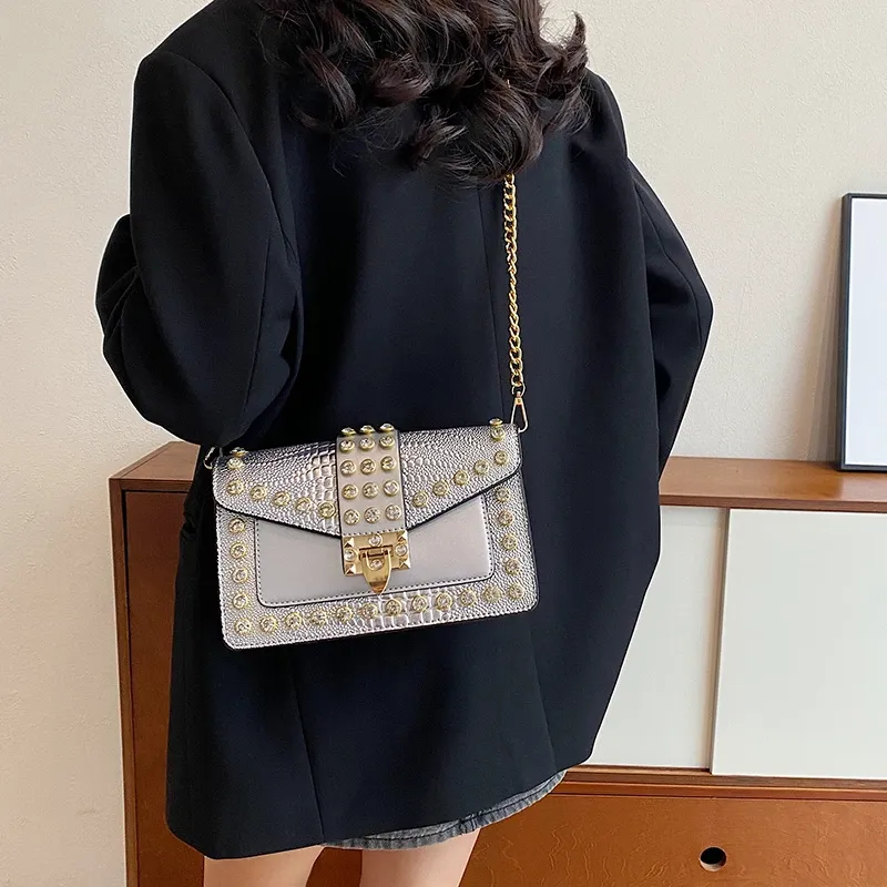 2023 Top-Marke Schulter für Frauen Hohe Qualität PU Unterarm Nette Geldbörsen und Handtaschen Designer Lock Menger_voghion.com