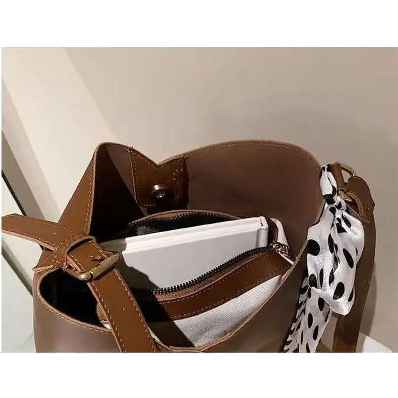simple Leisure Shoulder Handbag, Large Capacity Ladies Handbag_voghion.com