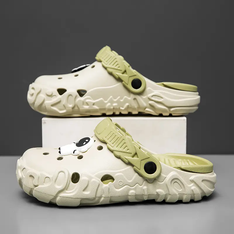Two-color Hole Sandals For Men Lightweight Comfortable Slippers_voghion.com