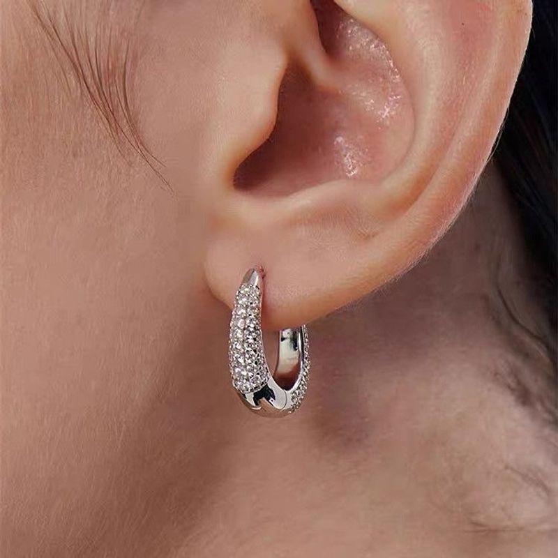 Pavé Original design, elegant and urious earrings_voghion.com