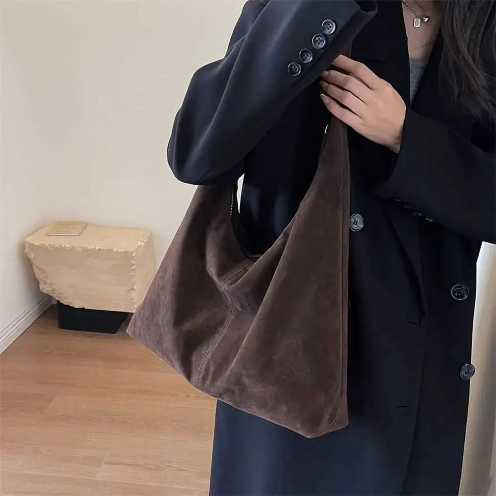 Borse autunnali Borse in pelle scamosciata marrone per donna Borsa a tracolla grande con cerniera SlouchyC241031_voghion.com