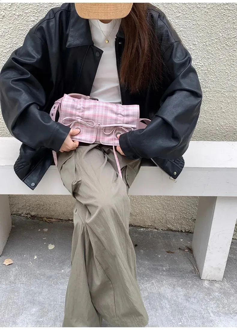 MBTI Plaid Pink Damen Schultertasche Plissee Lässig Süße Niedliche Mode Lederhandtasche Literarische Exquisite Achseltasche 240827_voghion.com