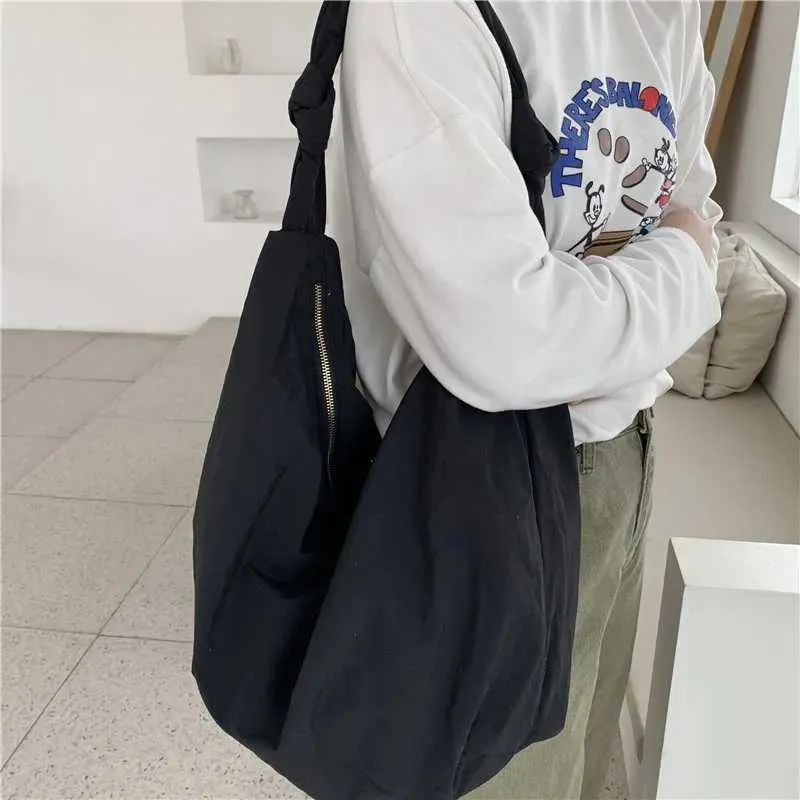 Donna Nuovo 2023 Borsa Casual a Tracolla Diagonale in Nylon Primaverile Grande Capacità Borsa a Tracolla Semplice Retro Shopping Ba241104_voghion.com