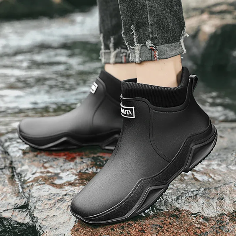 Scarpe da pioggia basse impermeabili antiolio invernali da uomo e da donna, foderate in peluche, in PU, antiscivolo, taglia EU 36-44 250122_voghion.com