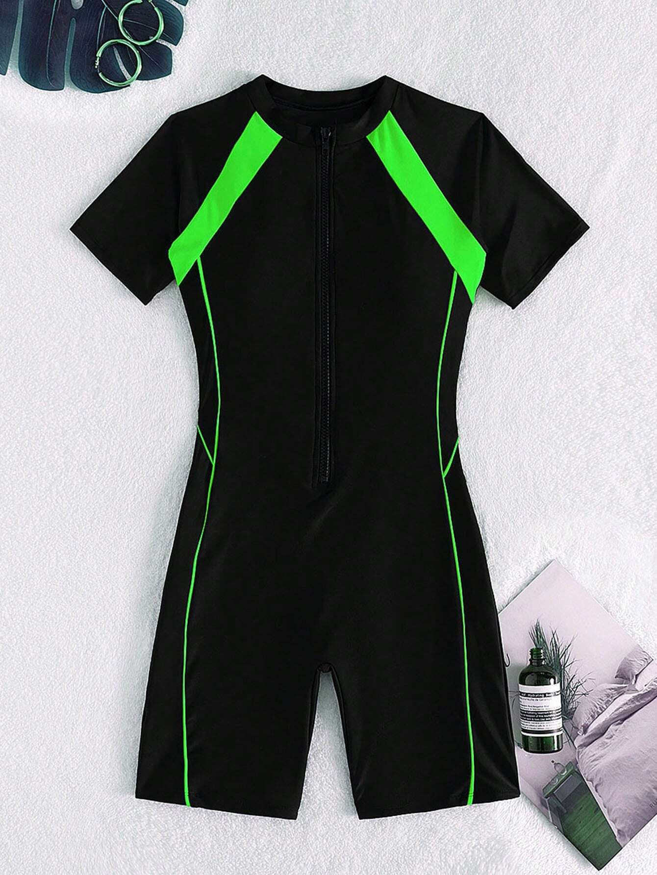 Konservativer Damen-Einteiler mit Reißverschluss zum Schwimmen und Surfen_voghion.com