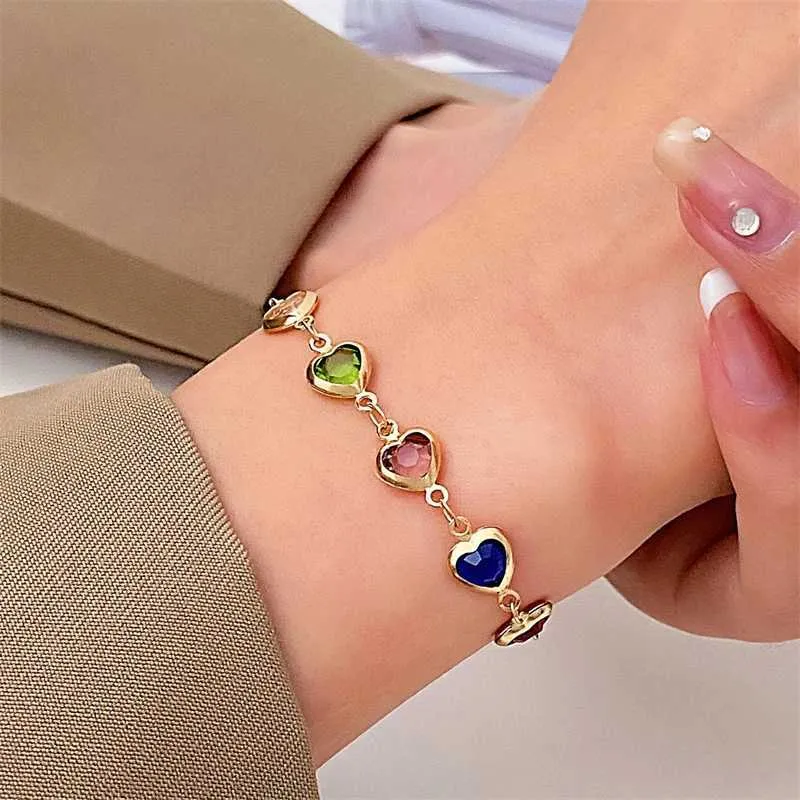 Bracciale tennis con cuore in zircone colorato e perle retrò_voghion.com