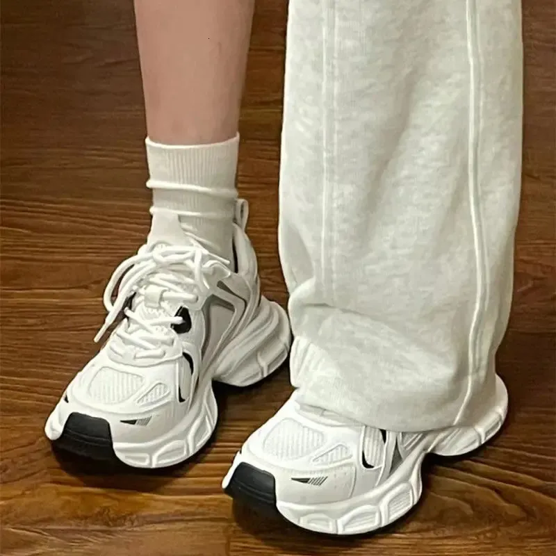 Modische Sport-Mesh-Schnürschuhe mit Mikrofaser-Zwischensohle für Damen zum Verkauf in hochwertigen, vulkanisierten Schuhen in Mischfarben 240930_voghion.com