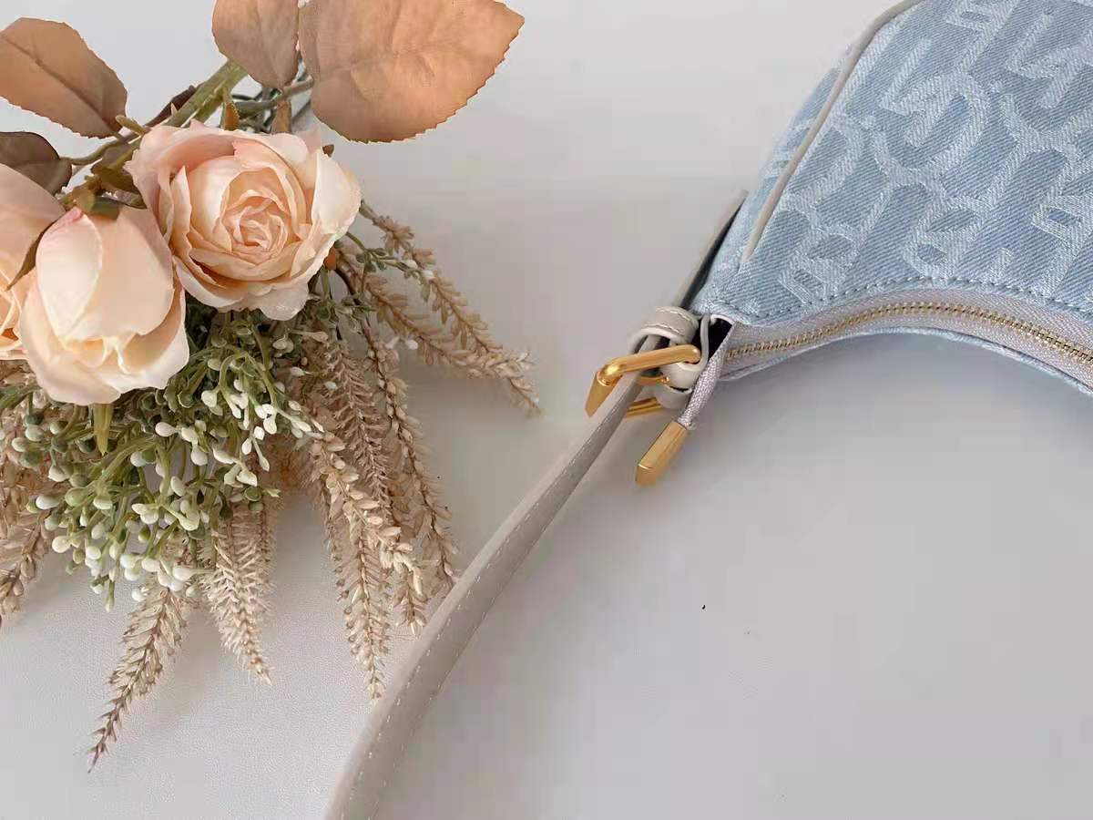 Minimalistesch Äermel 2024 Nei Textur, Frae Summermoud a Moud, Eenzel Schëllertasch, Stécktasch_voghion.com