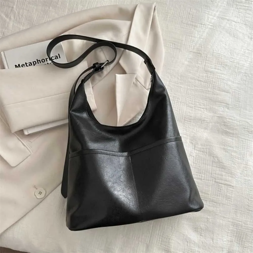 Large Women's Shoulder Bag Stylish Pu Daily Work Handbag_voghion.com