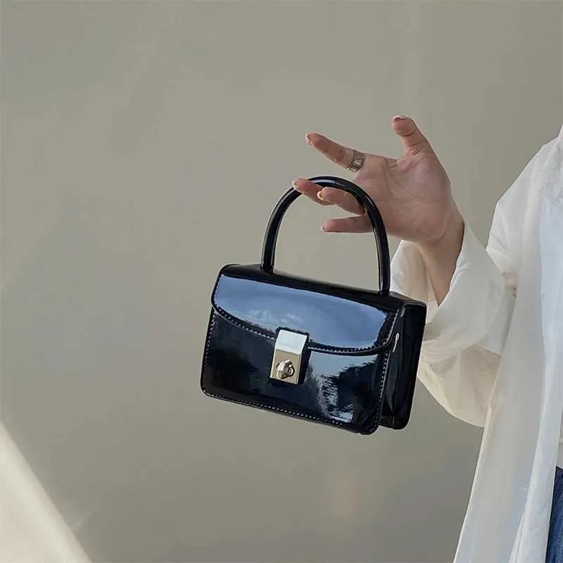 Sac à bandoulière carré pour femme avec petit verrou tendance en cuir verni pour femme_voghion.com
