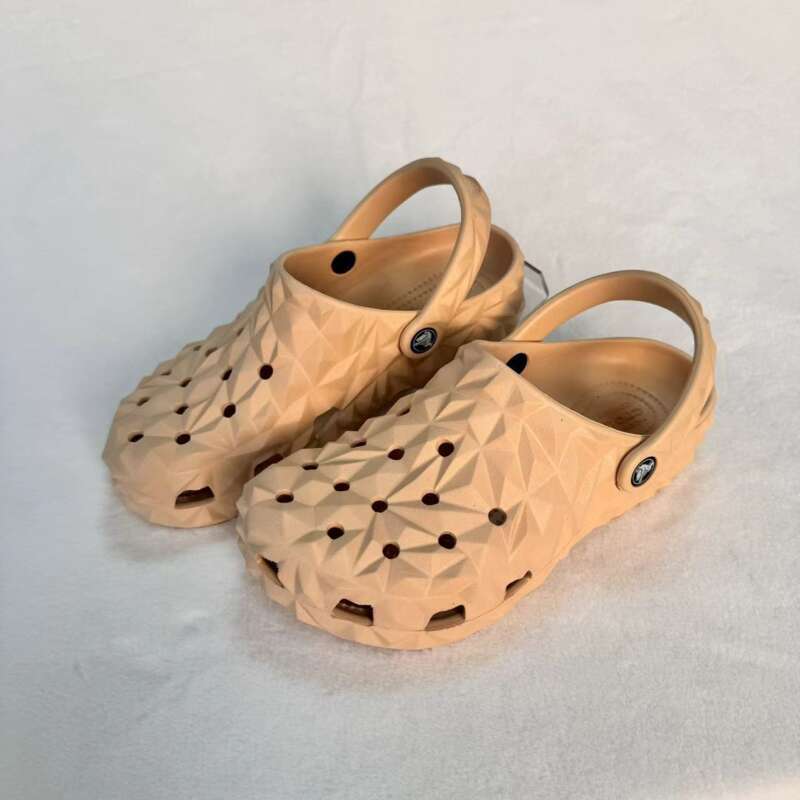 2025 Heiße neue klassische Durian-Schuhe mit dickem Boden und Schwammkuchen, Eltern-Kind-Strandschuhe für Damen, perforierte Schuhe_voghion.com