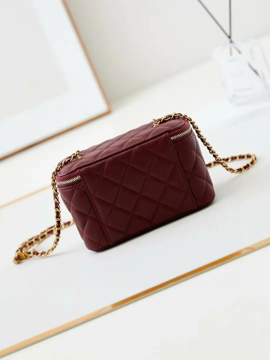 Borse cosmetiche firmate, borsa a tracolla in vera pelle di agnello con motivo a traliccio, con finiture dorate, borsetta per il trucco alla moda con tracolla lunga_voghion.com
