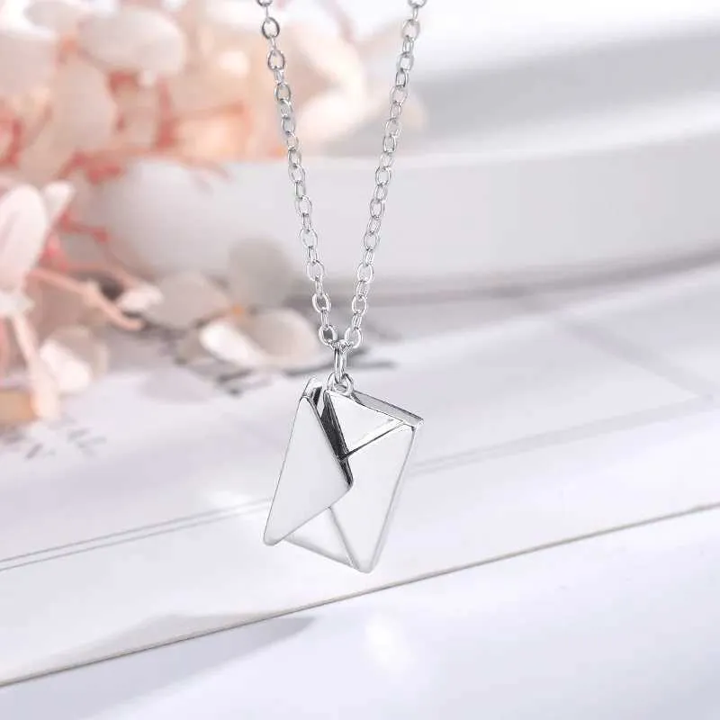 Envelope Locket Necklace With Rose Gold Secret Message Pendant_voghion.com
