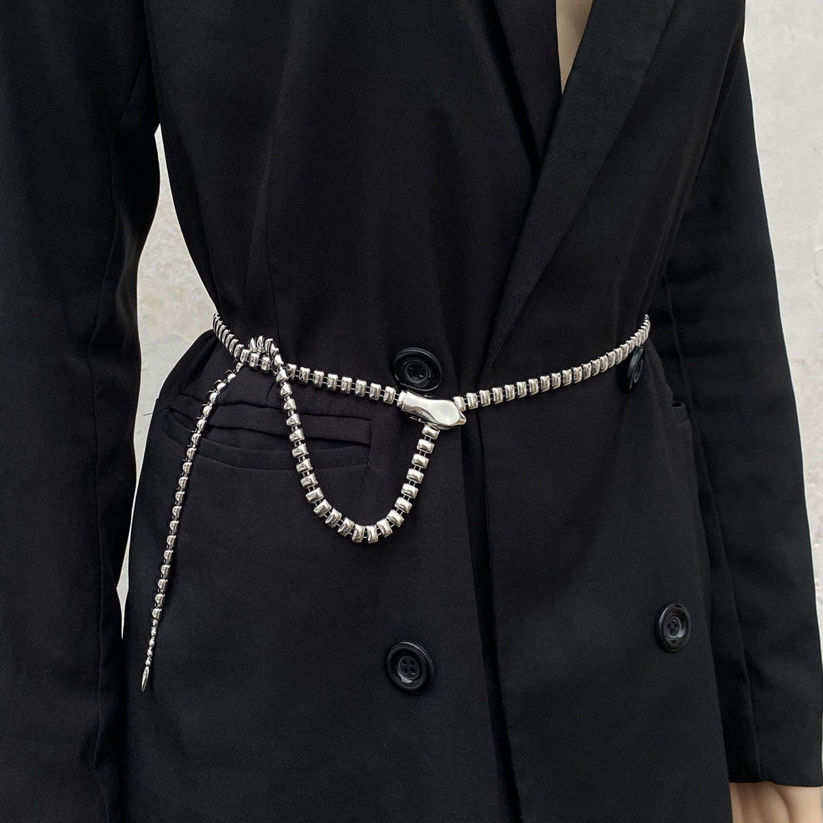 Personalized Punk Snake-Shaped Waist For Women, Fashion Show Style Metal Belt, Dress Coat Accessory, Snake Head Pants_voghion.com