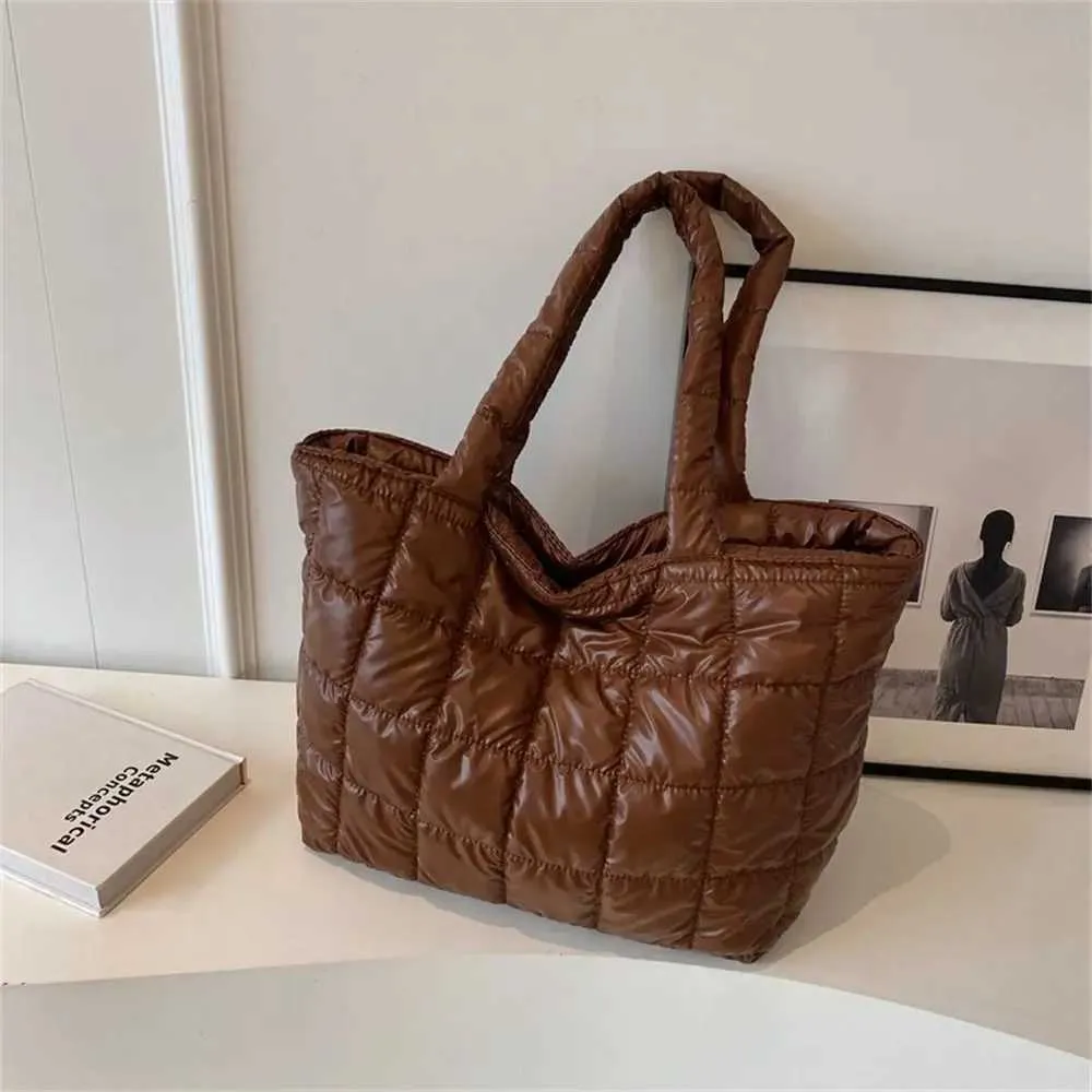 Women's Quilted Tote Bag Large Capacity Winter Shoulder Handbag_voghion.com