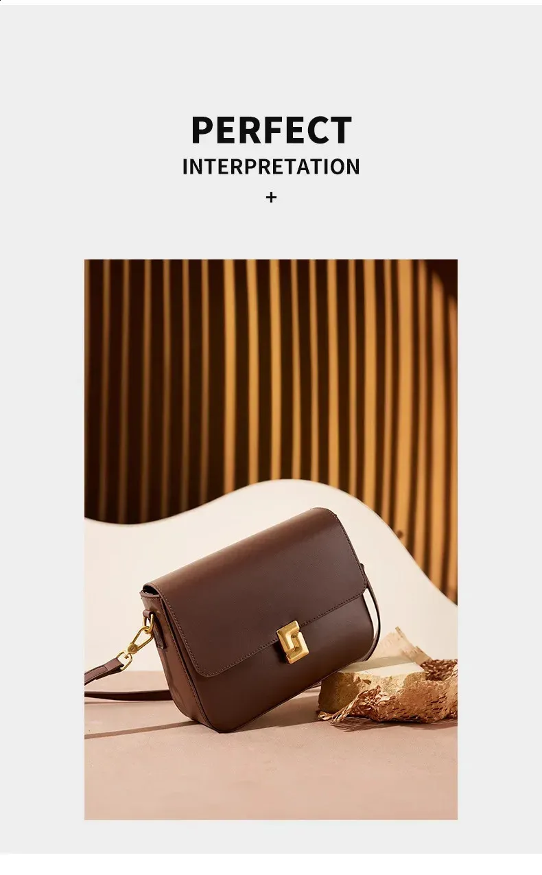 Crossbody- och axelremsväska i äkta läder med guldspänne för dam_voghion.com