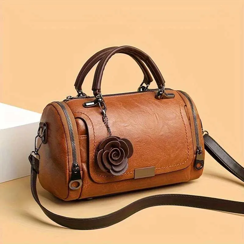 Große Vintage-Handtasche Boston aus einfarbigem PU mit Reißverschluss und Anhänger – perfekt für den gelegentlichen Gebrauch C241217_voghion.com