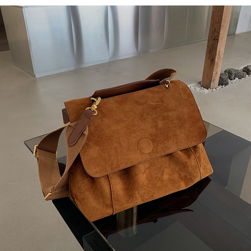 Women’s Bags Niche Design High End Autumn And Winter Bag Women’s Large Capacity Messenger Bag Shoulder Bag Women’s Bag Large Bag Velvet Commuter Bag