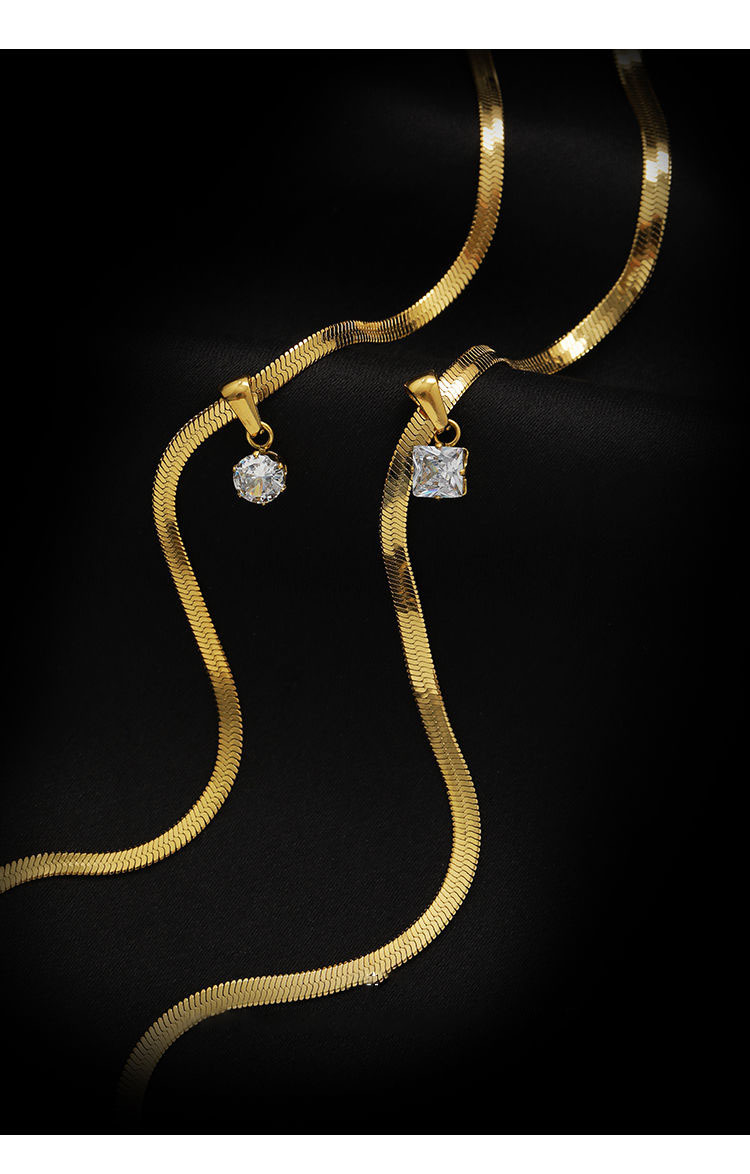 Instagram Trendy Snake Bone Necklace Xiaozhong, Light Luxury Gold Plated Zircon Pendant, Folding Clavicle Neckchain for_voghion.com