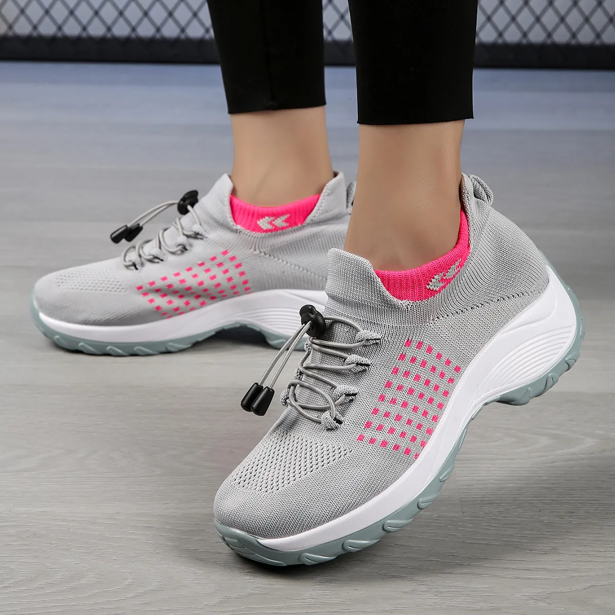 Baskets de running à bout rond et semelle épaisse style casual_voghion.com
