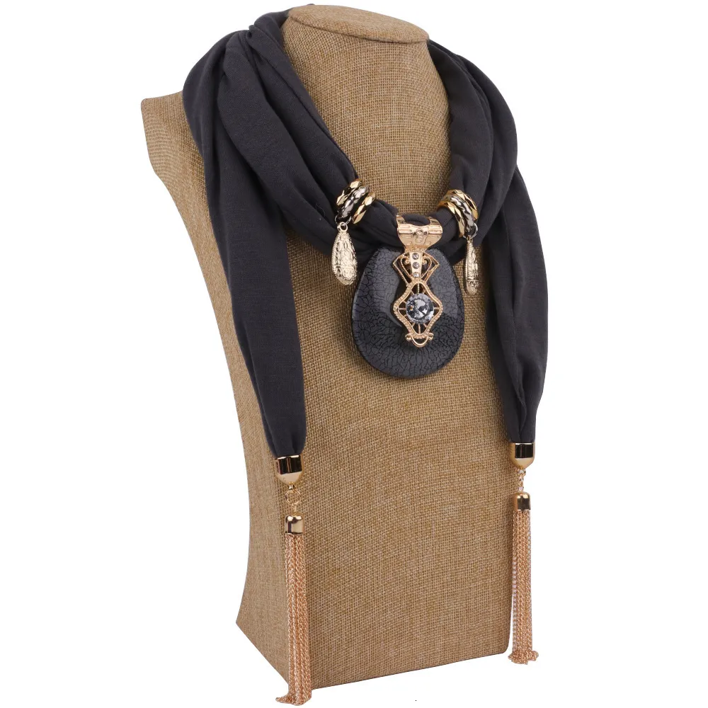 Large Horse Resin Jewelry Necklace Yiwu Pendant Solid Color Tassel Scarf_voghion.com
