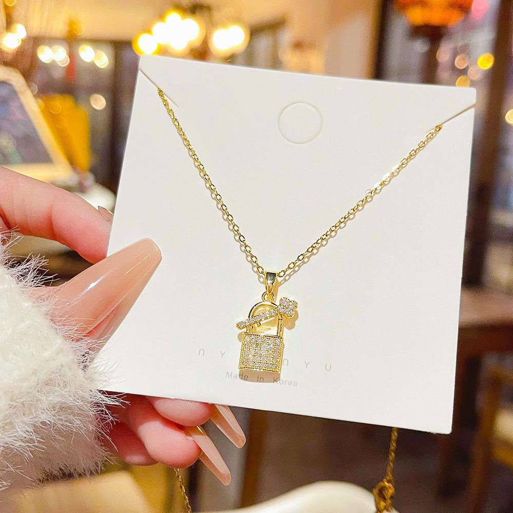 High-grade lock-in necklace for life, titanium steel, no fading, new pendant, fashionable, light luxury, niche sweater chain, clavicle chain_voghion.com