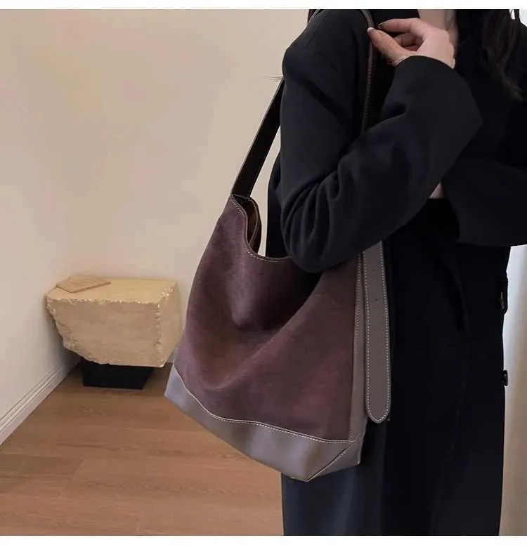 Fortschrittliche, stilvolle Umhängetasche aus Wildleder im Retro-Stil mit großem Fassungsvermögen, Umhängetasche zum Pendeln, ba241216_voghion.com