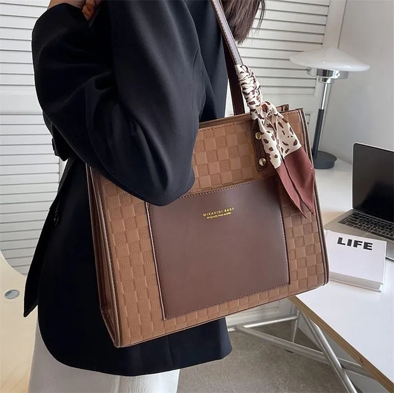 Designer Shoulder Handbags: Elegant Women's Tote - Large Capacity Commuter Bag For Work & Travel_voghion.com