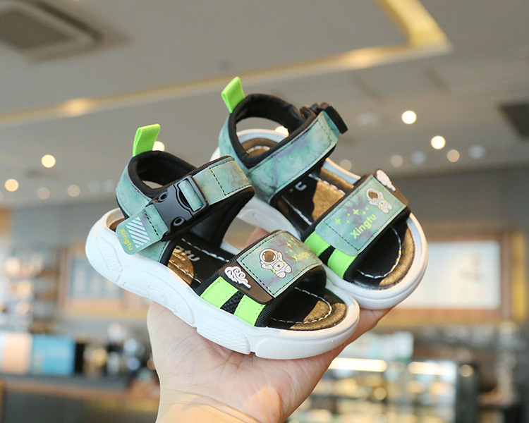 Jungen 2024 Sommer Neue bequeme und modische Baby-Strandschuhe Cartoon Open Toe Klett-Kindersandalen_voghion.com