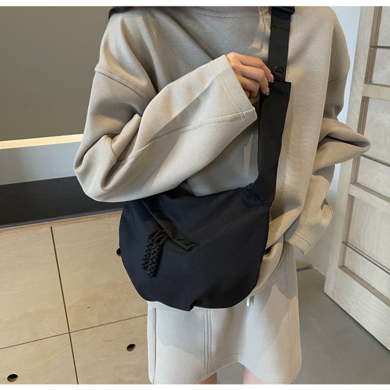 2024 Neue lässige, vielseitige, leichte Canvas-Tasche für Damen, einfache und modische Knödeltasche, große Kapazität,_voghion.com