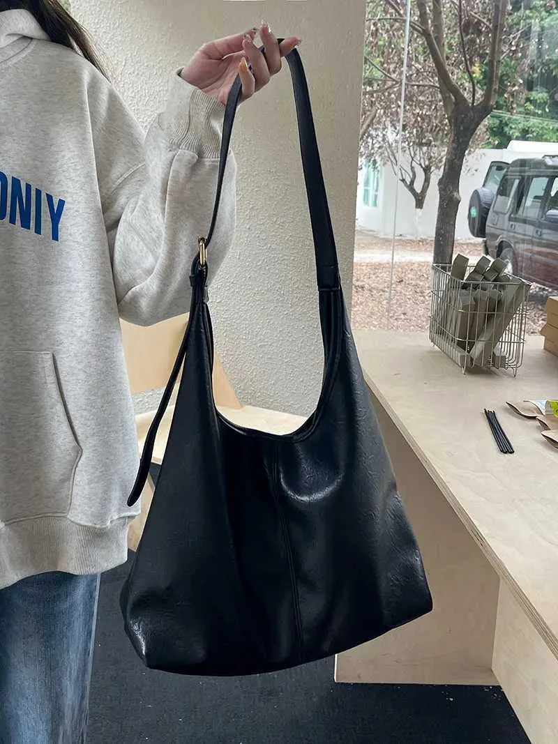 CBAG Lage Capacity Cross Bags For Women High Quality Soft Leather Simple Solid Designer Female Shoulder Ba241031_voghion.com