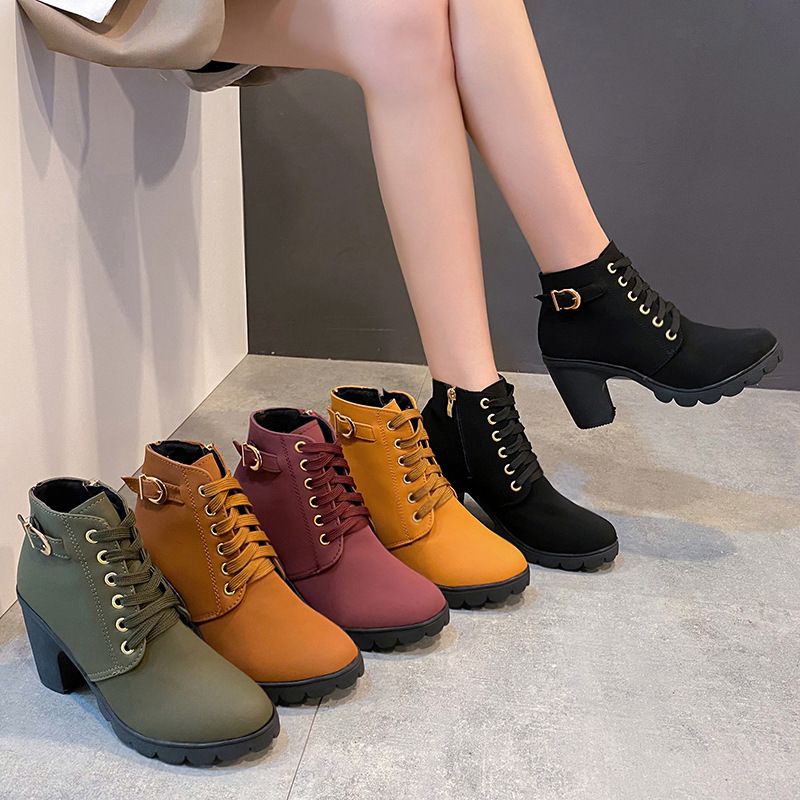 Herbst High Single Gürtelschnalle Schuhe Dicker Absatz Kurzer runder Kopf Martin Damen Schnürung und nackte Ritterstiefel_voghion.com