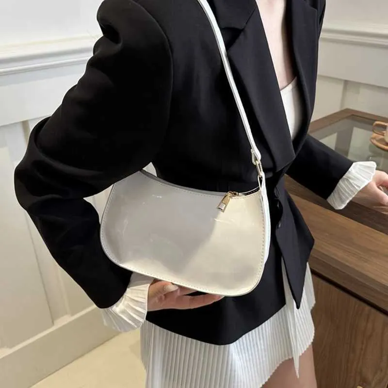 Sac de créateur rétro couleur unie en cuir PU sac à bandoulière pour sous-vêtements mode décontracté sans-abri portefeuille et sac à main pour femme_voghion.com