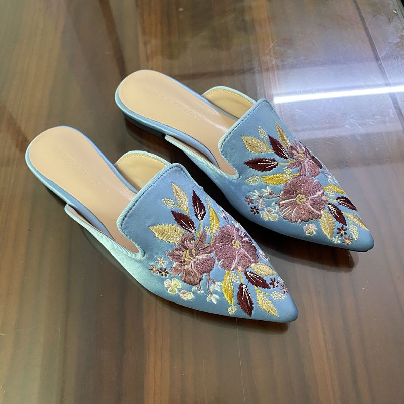 Chengmei Foot Anti slip Women's Single Embroidered wer Flat Bottom Pointed Muller Slippers Wrapped Head Outer Wearing_voghion.com