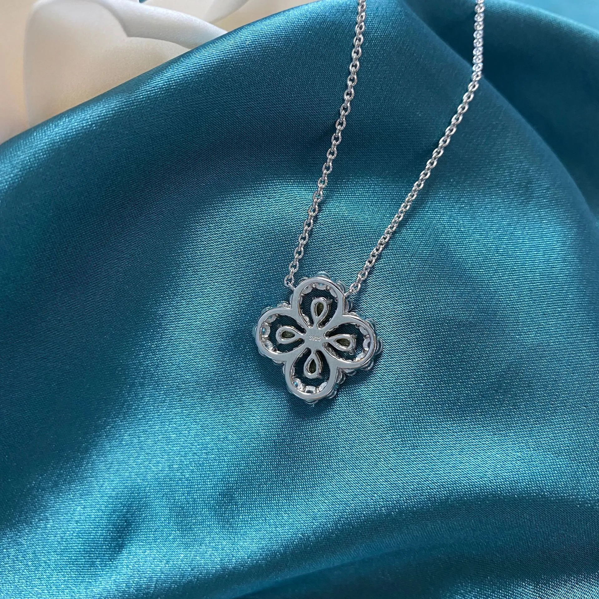 Catene S Sterling Sier Fiore Alto tenore di carbonio Diamante Retro Corto Gioielli Collana Moda All'ingrosso_voghion.com