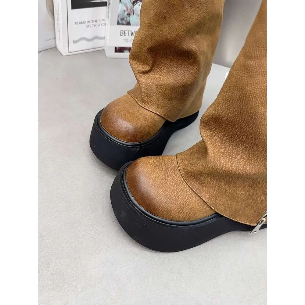 Stivali da stilista alla moda in stile britannico Martin per le donne 2024 Nuovo autunno/inverno Stivali corti con suola spessa e piccoli pantaloni,_voghion.com
