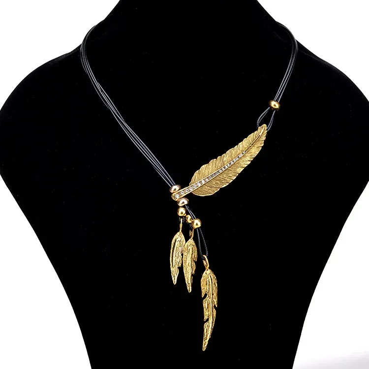 Collana con ciondolo piuma vintage stile bohémien gioielli_voghion.com